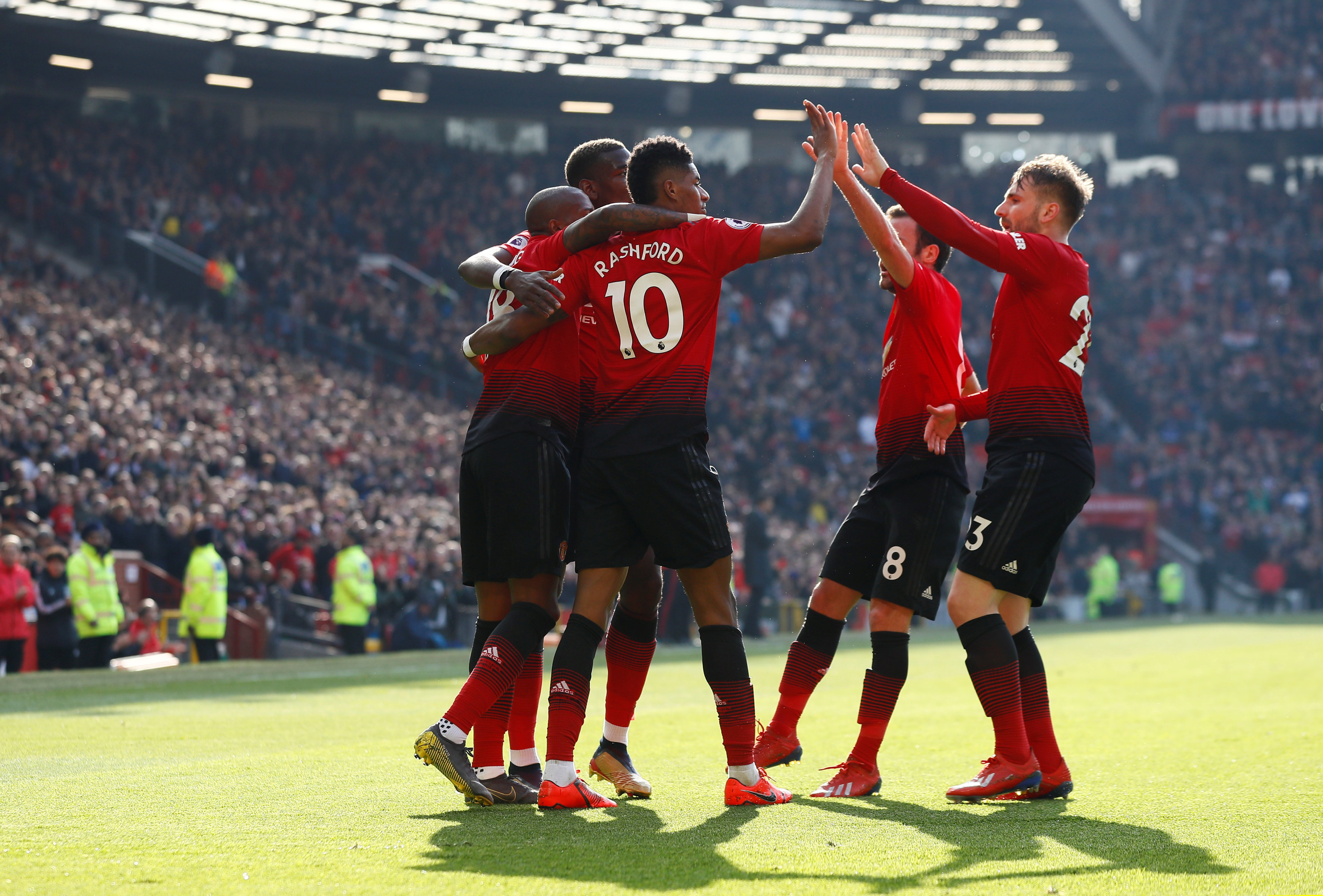 激烈比赛中 激烈比赛中